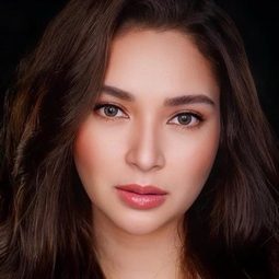 Ryza Cenon 飾演 Gela