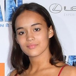 Thalia Besson 飾演 Michelle