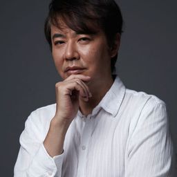 入江雅人  飾演 