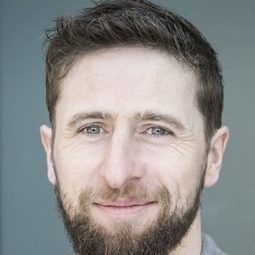 Aaron Monaghan - 暴亂夜演員 飾演McCann