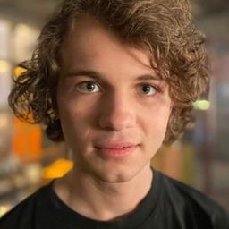 楊恩·切恰拉 飾演 Kuba