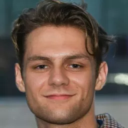 泰·辛普金斯 飾演 Dalton Lambert