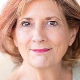 Sarah Lilly - 踢走住家男演員 飾演BBQ Guest