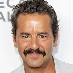 馬克思·卡塞拉 - 愛情摩天輪演員 飾演Ryan