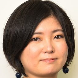 吉田 恵裏香 - 生理のおじさんとその娘編劇