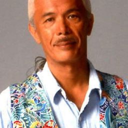 Mike Maki 飾演 Masaru Izumi