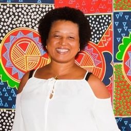 Tânia Toko - Ó Paí, Ó: Look at This演員 飾演Neuzão da Rocha