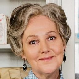 Lena T. Hansson 飾演 Eva Hamilton