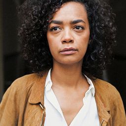 Sithembile Menck - 郎心如狗演員 飾演Elisabeth Juhasz