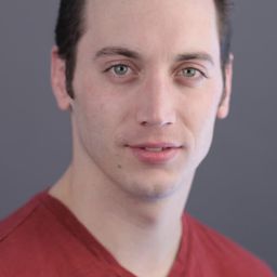 Michael Zuccola 飾演 Vinnie