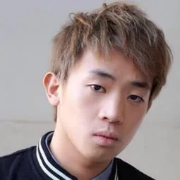 岑珈其 飾演 Cheung-fat