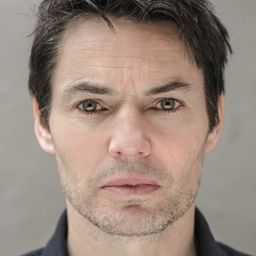 tam williams - 007：鬼影帝國演員 飾演Moneypenny's Boyfriend