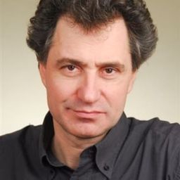 Antoine de La Morinerie 飾演 Psychoanalyst 1