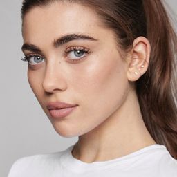 Amelie Zilber 飾演 Olivia Hammond