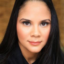 派翠絲·費雪 飾演 Lt. Elaine Lodge