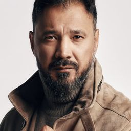 Berik Aitzhanov 飾演 Sopa