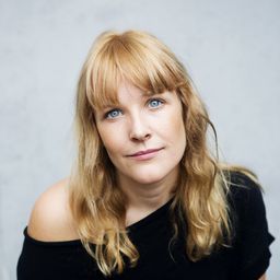 Hanna Ullerstam 飾演 Mona Lindwall