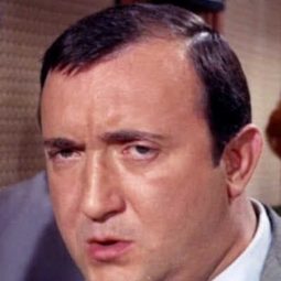 Jacques Dynam - 殺人的夏天演員 飾演Ferraldo, boss of transport company