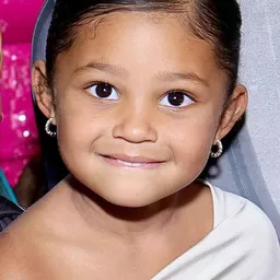 Stormi Webster 飾演 Self