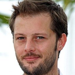 尼古拉迪弗修爾 飾演 Mathias