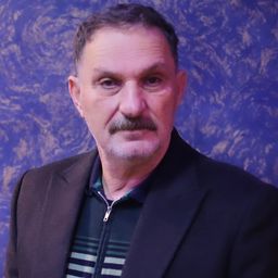 Bahman Sadegh Hassani 飾演 Javad