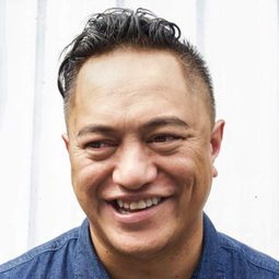 Taungaroa Emile 飾演 Mark 'Boogie' Heke