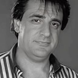 Andrés Vicente 飾演 Self (archive footage)