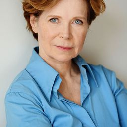 Marion Kracht 飾演 Barbara von Weidenborn (jung)