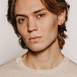 Alexander Virenhem 飾演 Jens