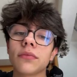 Lukas Urkijo 飾演 Chavita