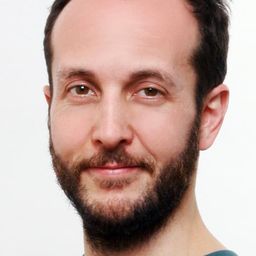 Julien Ratel 飾演 Mr. Picqué