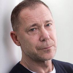 Hans Kesting - 我的外公占爸演員 飾演Uri