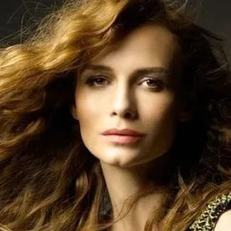 莎佛朗·布洛斯 - Welcome II the Terrordome演員 飾演Jodie