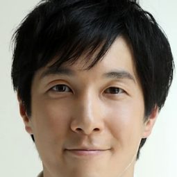 橋爪遼  飾演 Yoshiharu Kojima