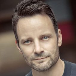 雷恩·羅賓斯 - 狙擊戰線之刺客終章演員 飾演Zero