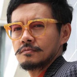 Pramote Seangsorn 飾演 Apai