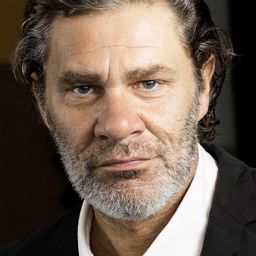 Wolfgang Maria Bauer 飾演 Mann