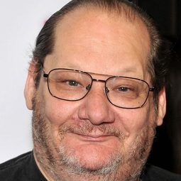 Mark Spiegler - A片男神演員 飾演Self