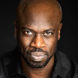 加菲爾·威爾森 飾演 Mr. Mujiza