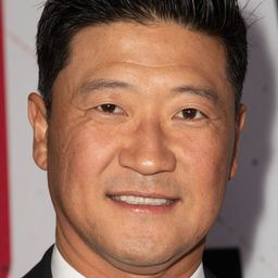 Tom Choi 飾演 Officer Han Chang