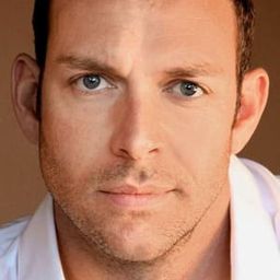 Rene Mousseux - 陰謀演員 飾演Deputy Lee