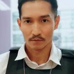 艾米爾·庫蘇墨 飾演 Polisi 2