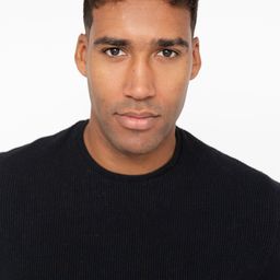 賈穆富爾 - 今夜與我同眠演員 飾演Lekarz