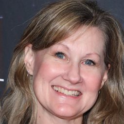 Veronica Taylor 飾演 