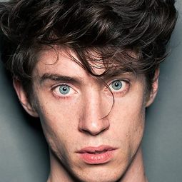 詹姆斯·布洛爾 飾演 Irate Soldier