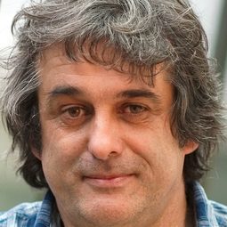 Benoît Mariage - The Carriers Are Waiting導演