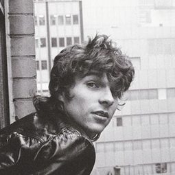 Joakim Thåström 飾演 Kiljan