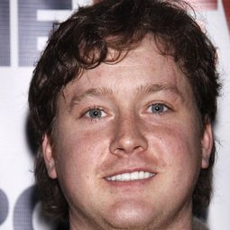 湯姆·蓋里 - 愛情摩天輪演員 飾演Flirtatious Man at Ruby's