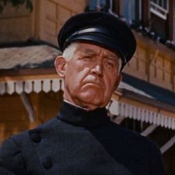 Nolan Leary - 生活的困景演員 飾演