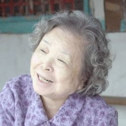 梅芳 - 冬冬的假期演員 飾演Tung-tung's Grandmother